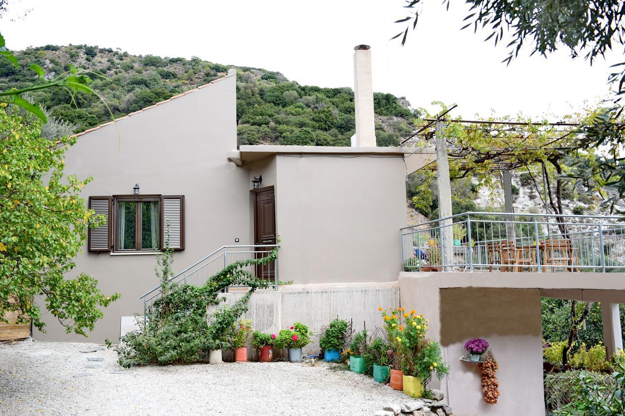 Villa Portreto Kambanos Exterior photo